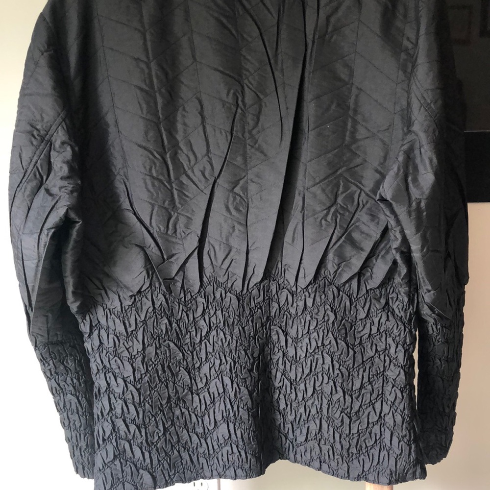Elegant Reversible Black/Cream Women's Quilted Jacket - Picture 11 of 16